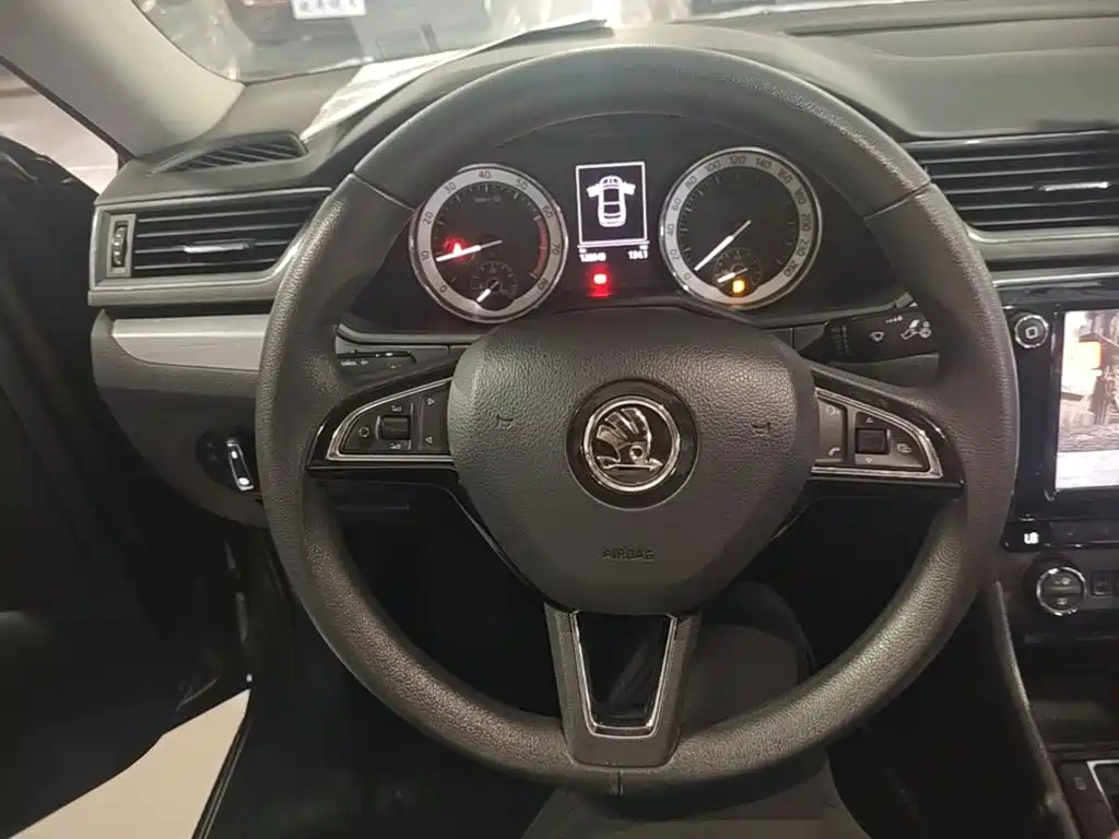 Skoda Superb — миниатюра 11