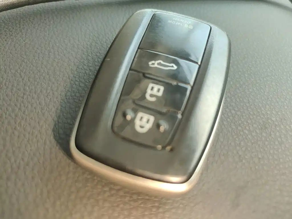 Toyota Crown Kluger — миниатюра 9