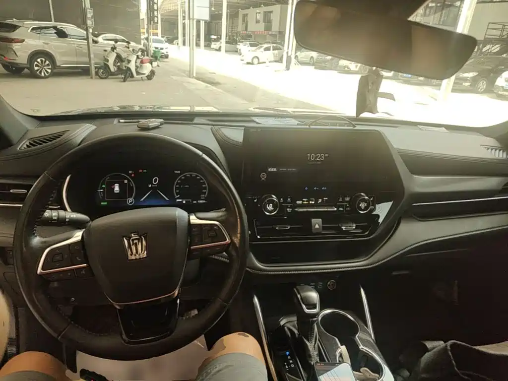 Toyota Crown Kluger — миниатюра 10