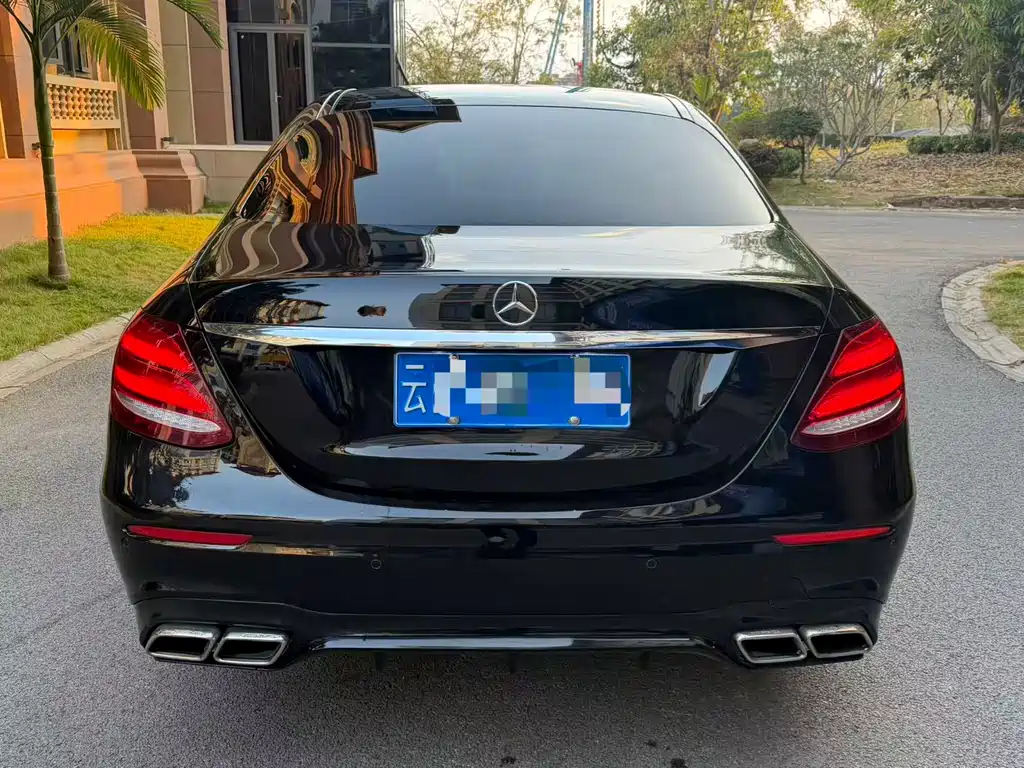 MERCEDES-BENZ E CLASS