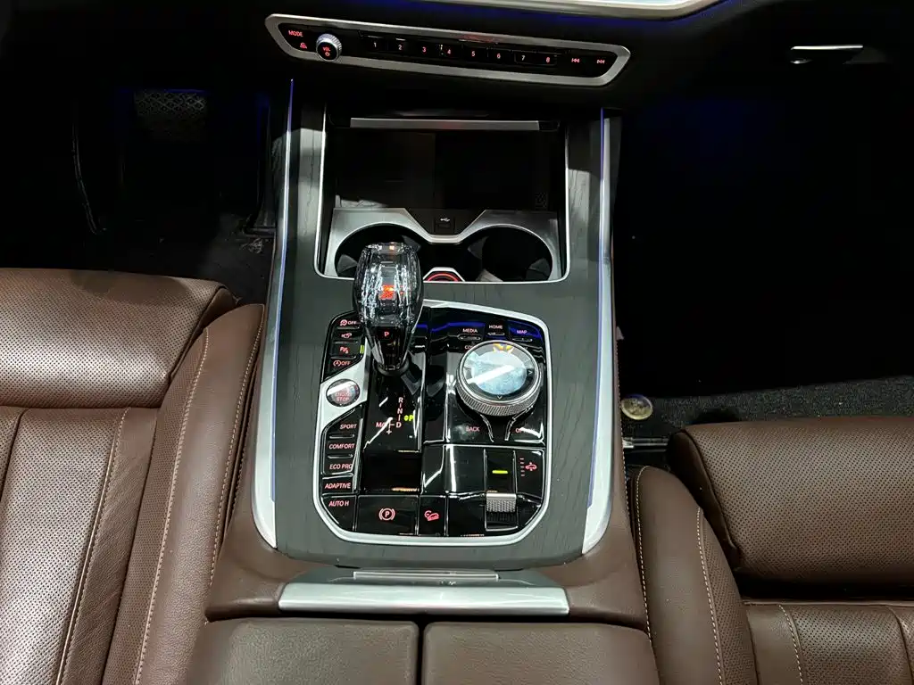 BMW X7 — миниатюра 8