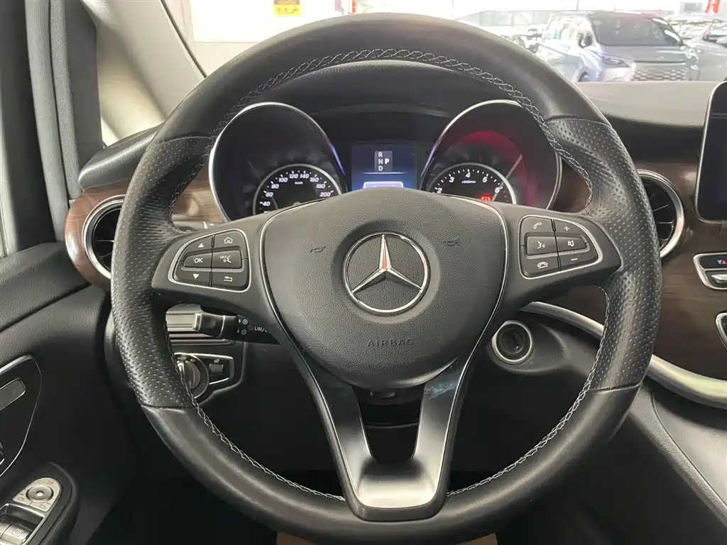 MERCEDES-BENZ V CLASS