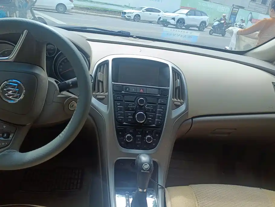 Buick Excelle — миниатюра 13