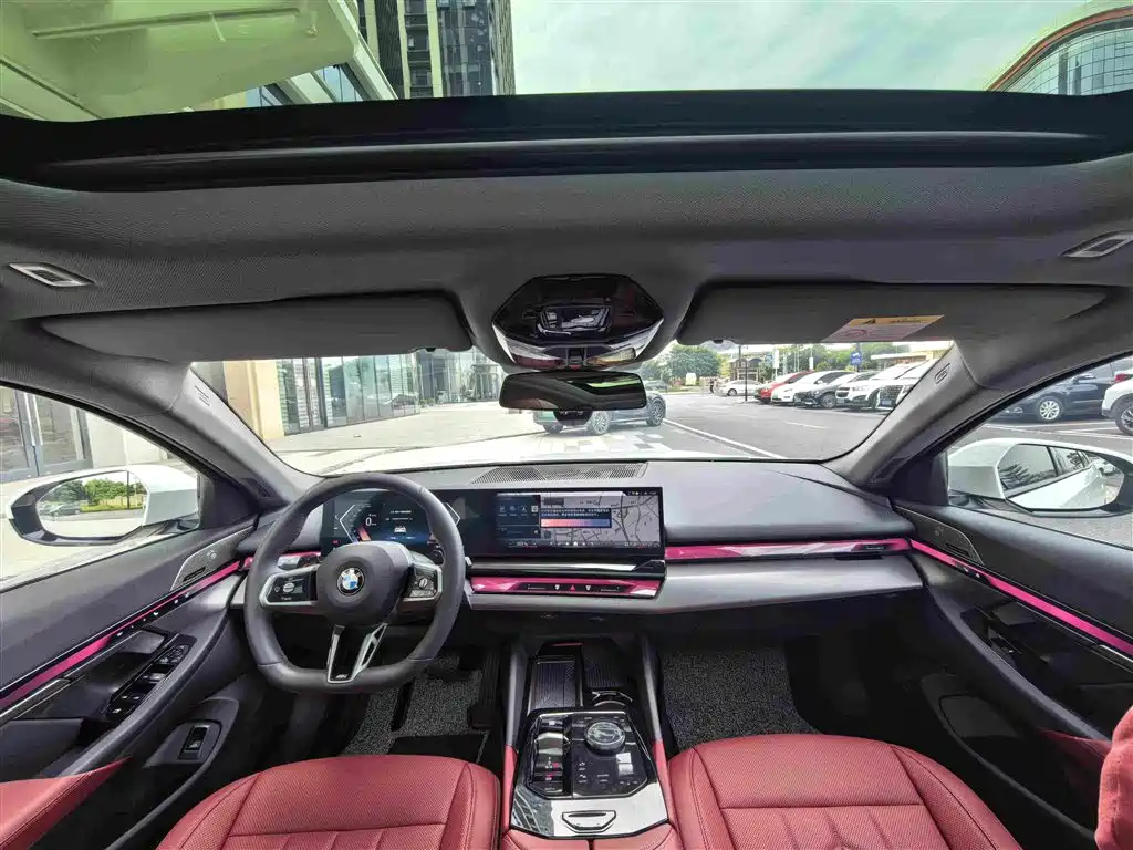 BMW 5 Series — миниатюра 12