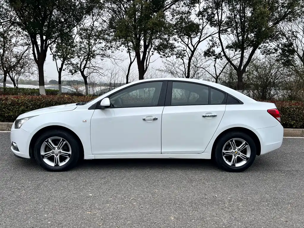 Chevrolet Cruze 2012 1.6L SE MT