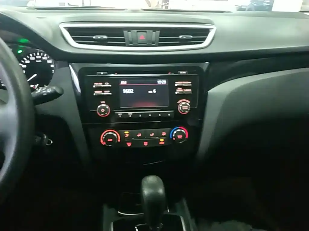 Nissan Qashqai — миниатюра 13