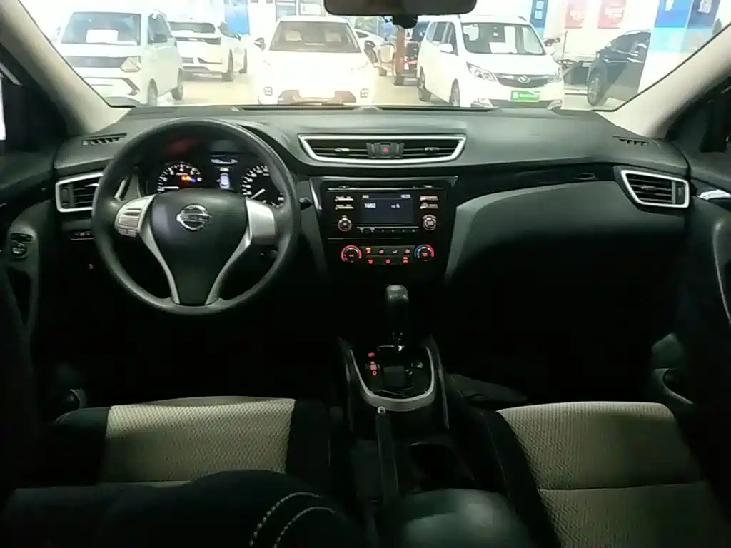 Nissan Qashqai — миниатюра 10