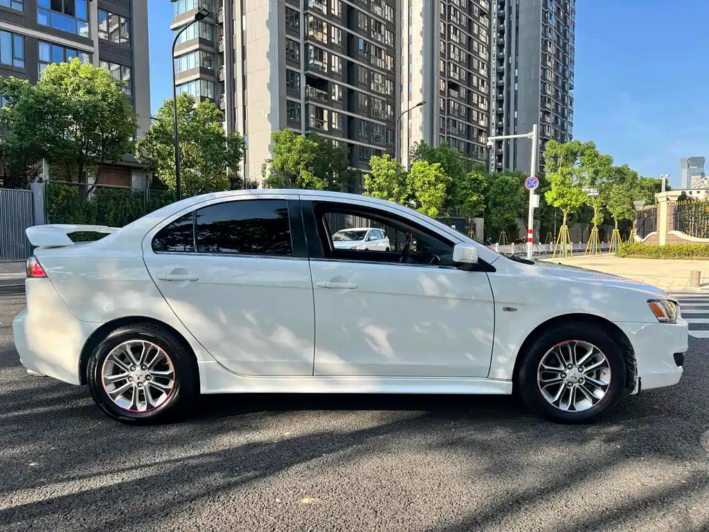 Mitsubishi Lancer EX — миниатюра 4