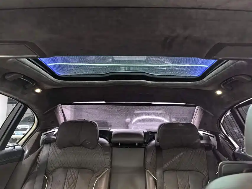 BMW 7 Series — миниатюра 13