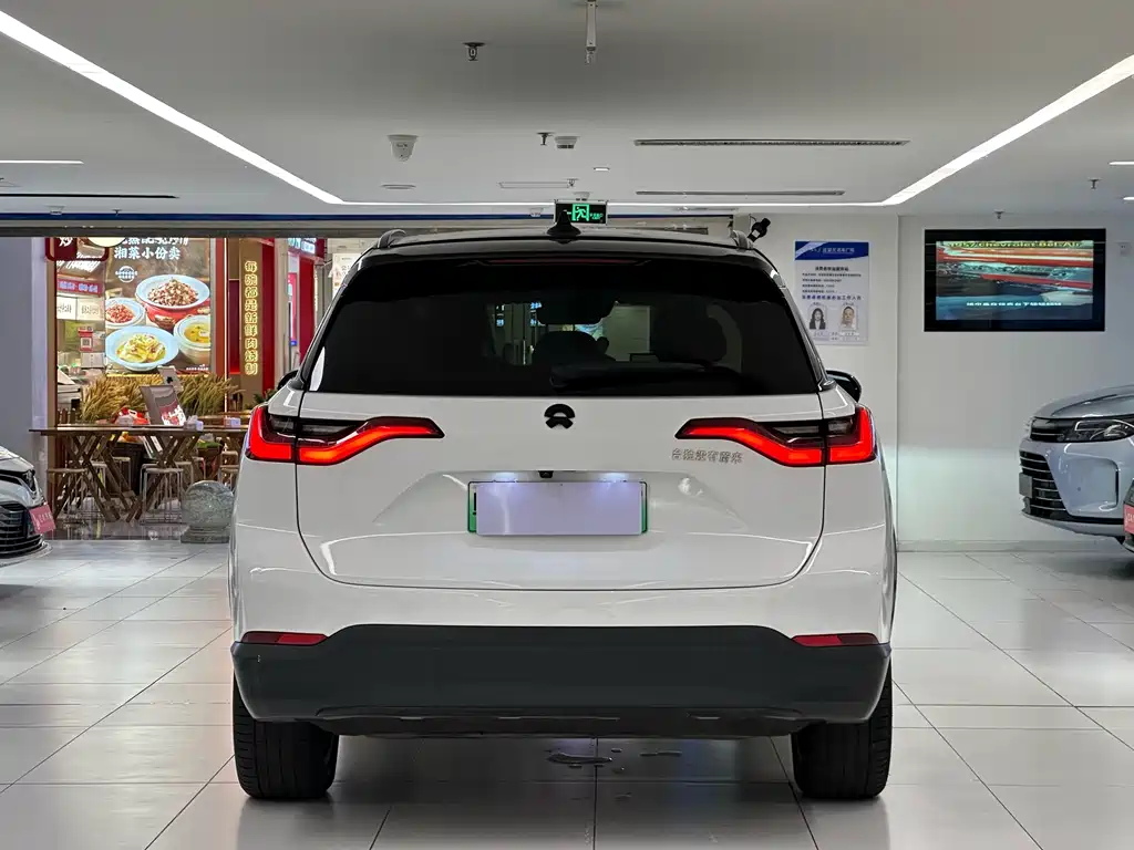 NIO ES8 — миниатюра 6
