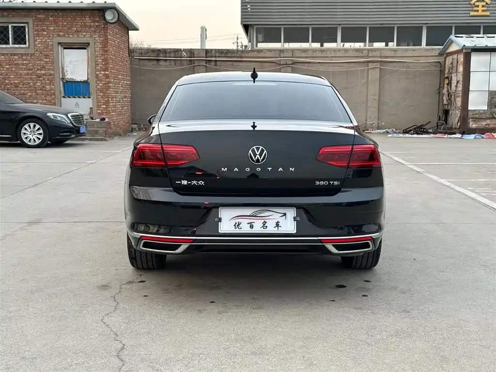 VOLKSWAGEN MAGOTAN