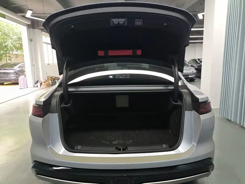 BYD Хань Ли — миниатюра 19