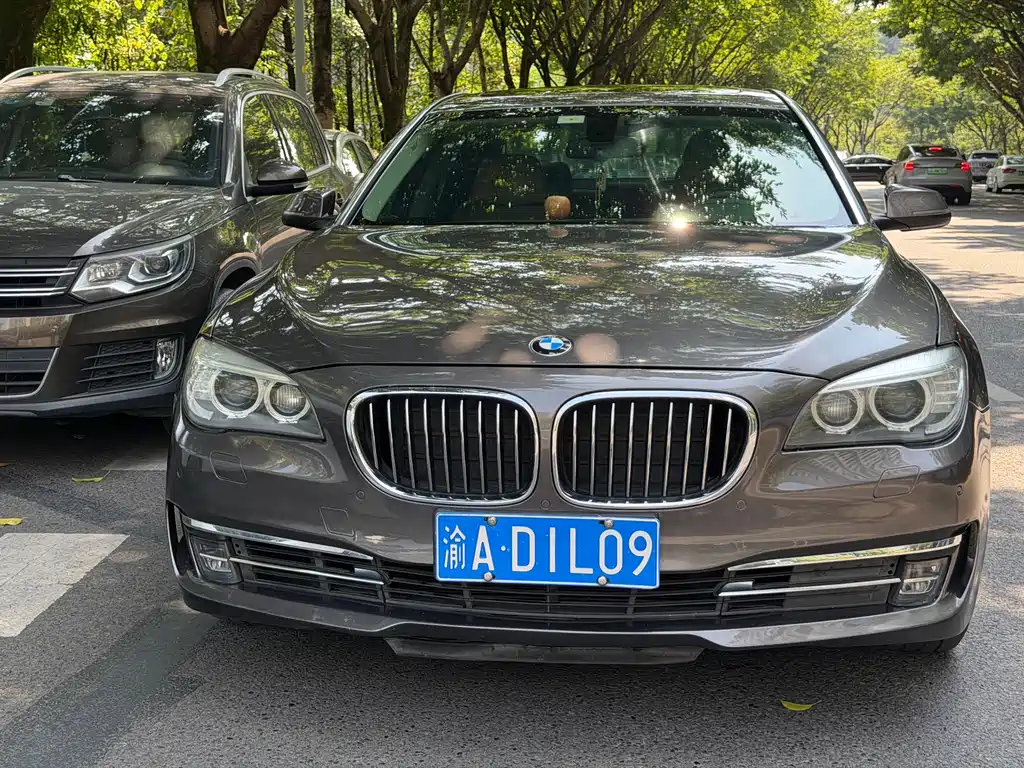 BMW 7 Series — миниатюра 2