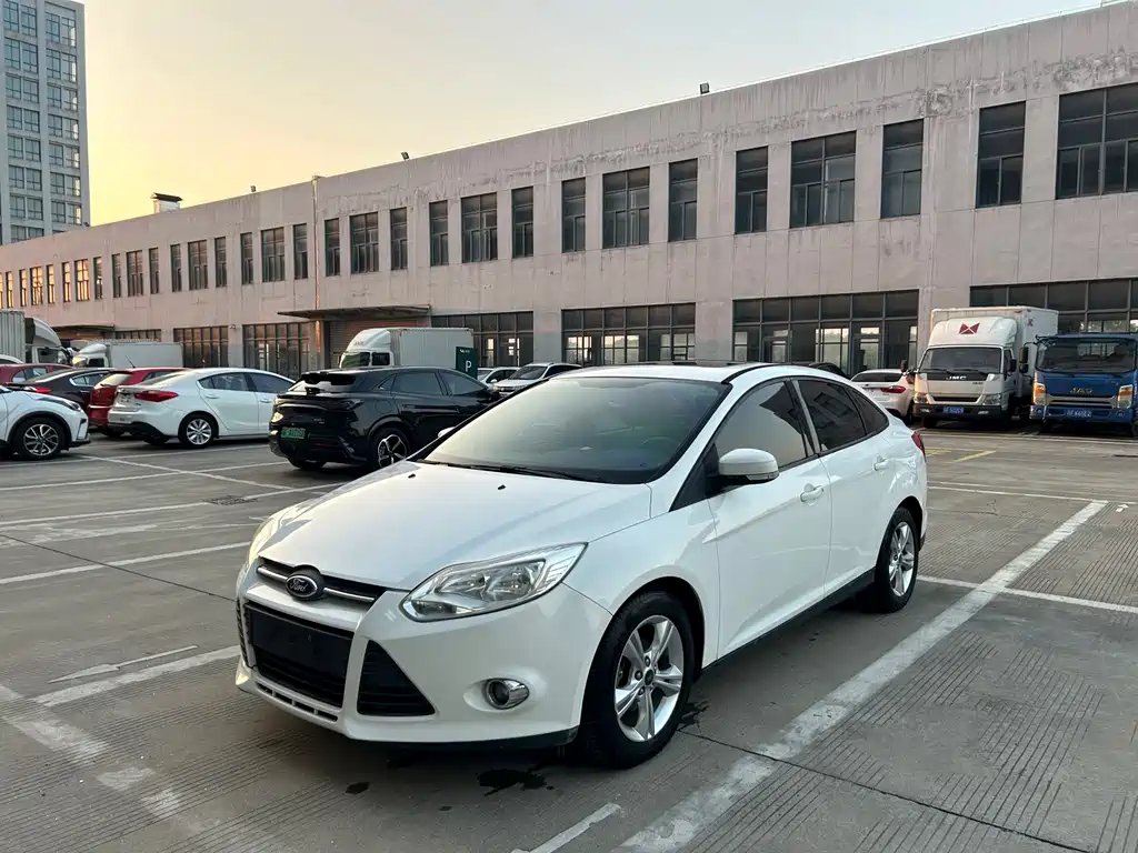 Ford Focus 2012 1.6L AT