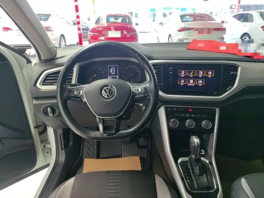 Volkswagen T-Roc — миниатюра 11