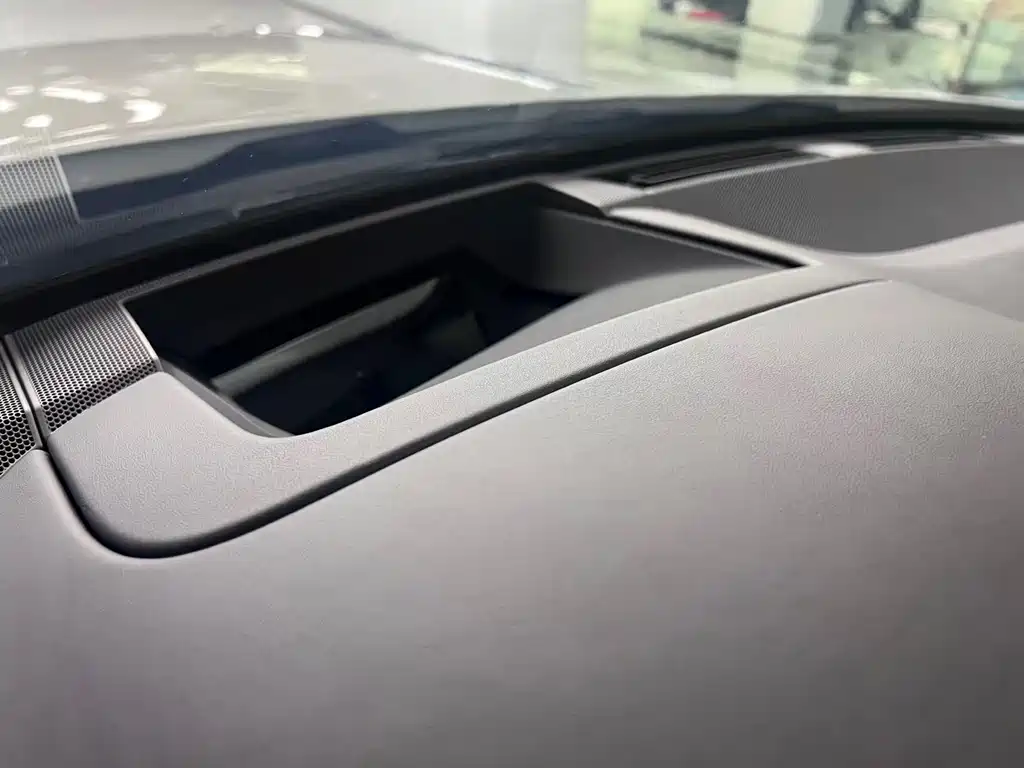 Bentley Flying Spur — миниатюра 16