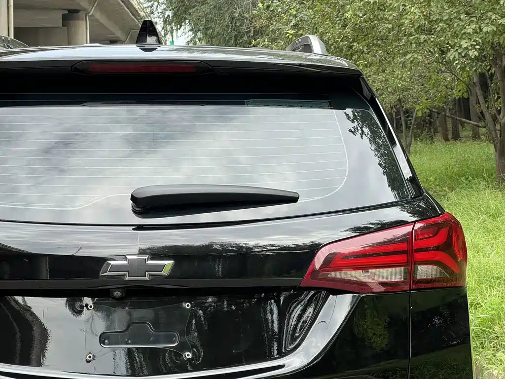 Chevrolet Equinox — миниатюра 13
