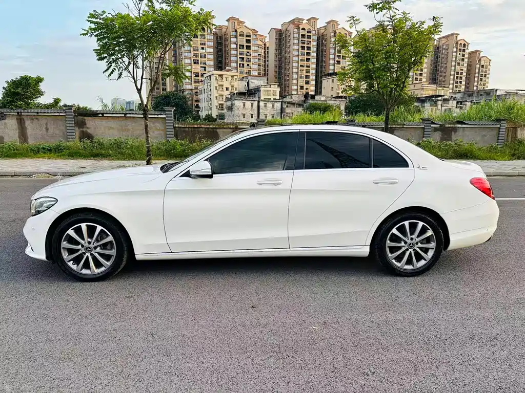Mercedes-Benz C-Class — миниатюра 5