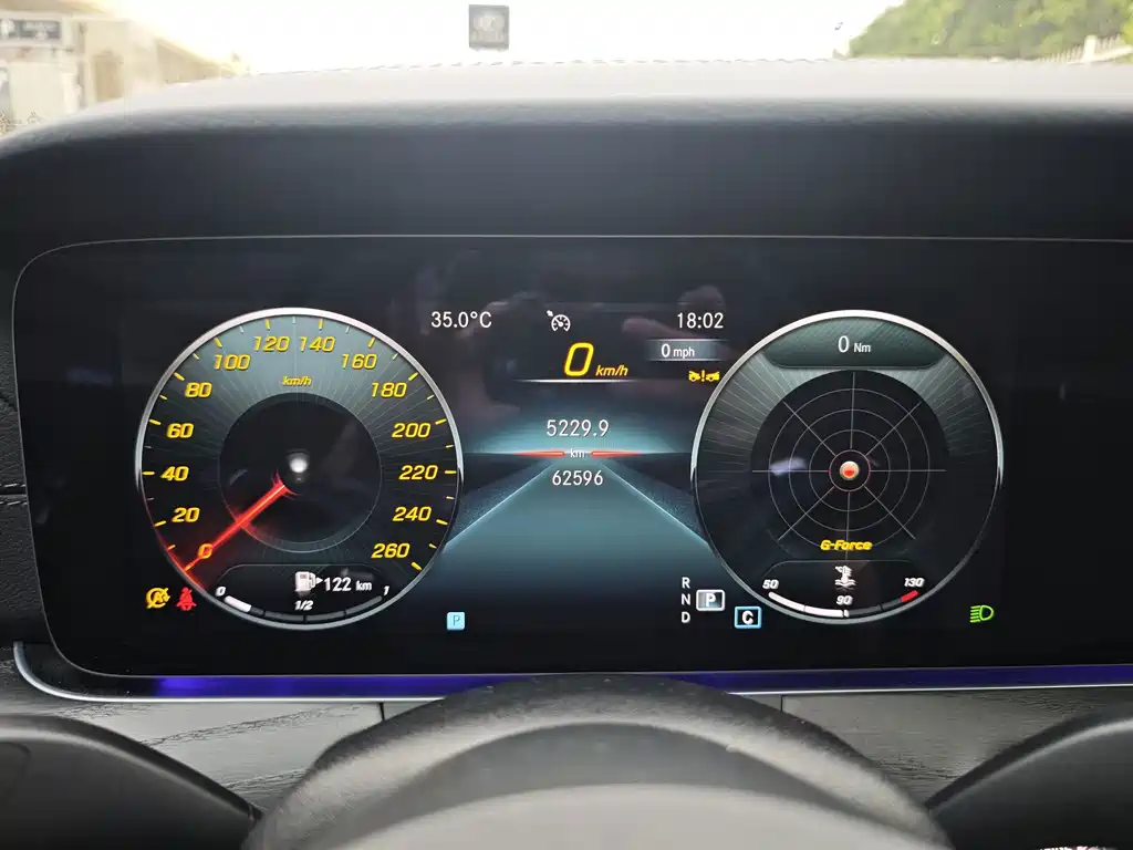 Mercedes-Benz E-Class — миниатюра 8