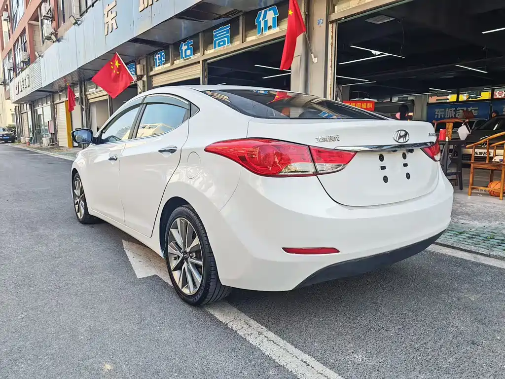 Hyundai Elantra Langdong — миниатюра 6