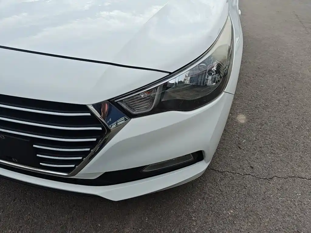 Hyundai Verna - фото 24