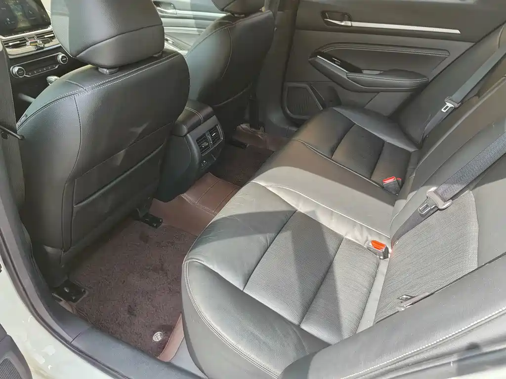 Nissan Teana — миниатюра 6