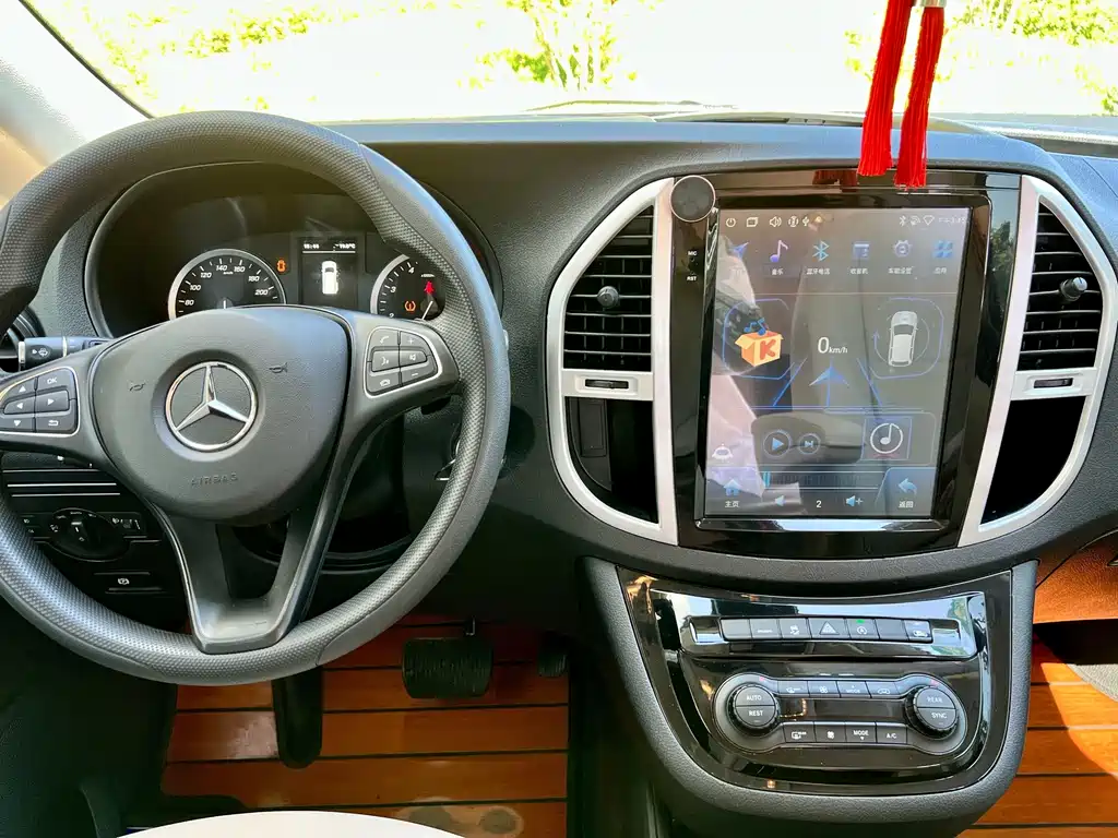 Mercedes-Benz Vito — миниатюра 13
