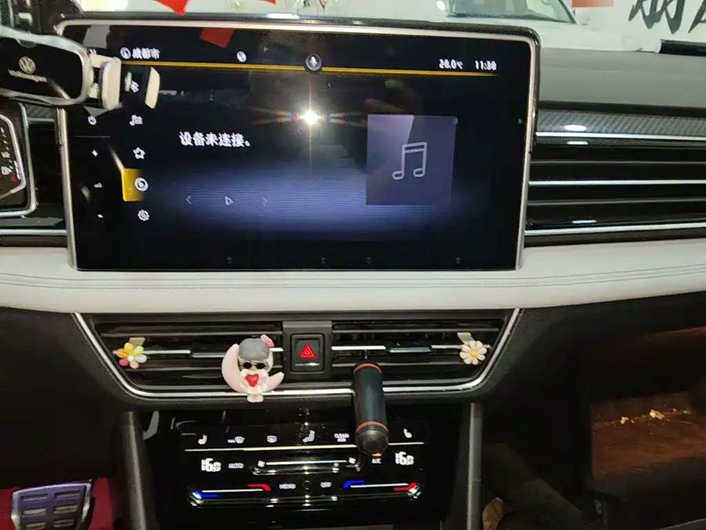 Volkswagen Tiguan L — миниатюра 13