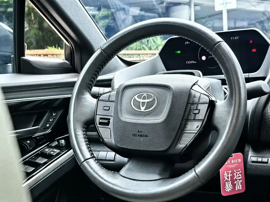 Toyota bZ4X — миниатюра 32