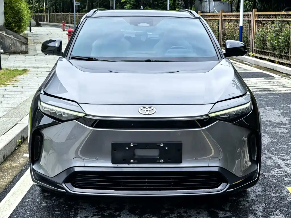 Toyota bZ4X — миниатюра 2