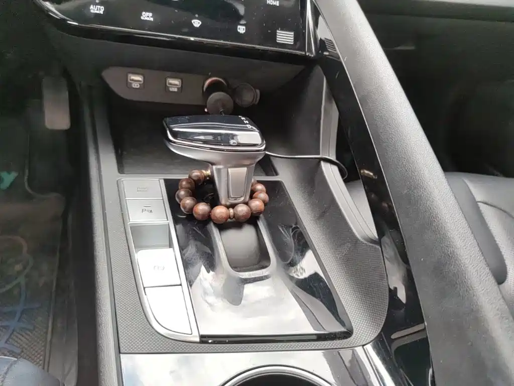 Hyundai Elantra — миниатюра 14