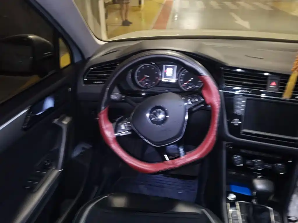 Volkswagen Tiguan L — миниатюра 3