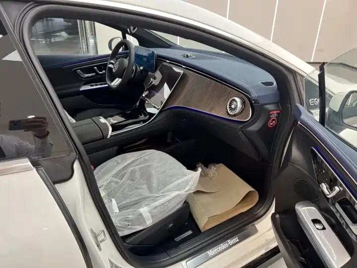 Mercedes-Benz EQE 2025 500 4MATIC