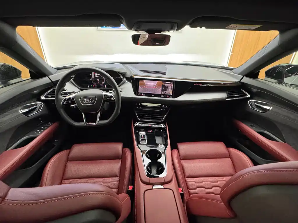 Audi e-tron GT — миниатюра 6