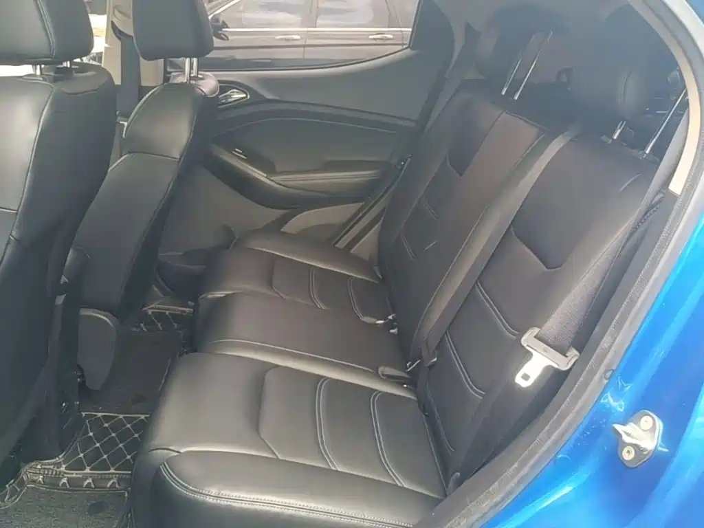 BYD Yuan EV — миниатюра 17