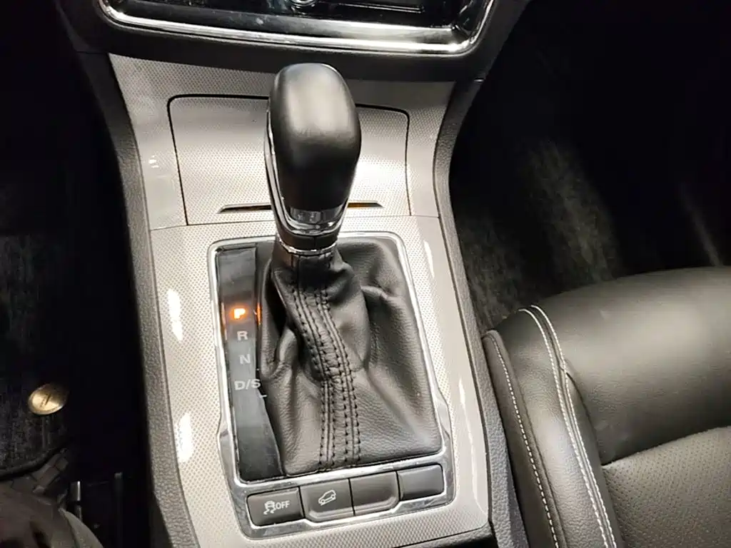 Roewe RX5 — миниатюра 14