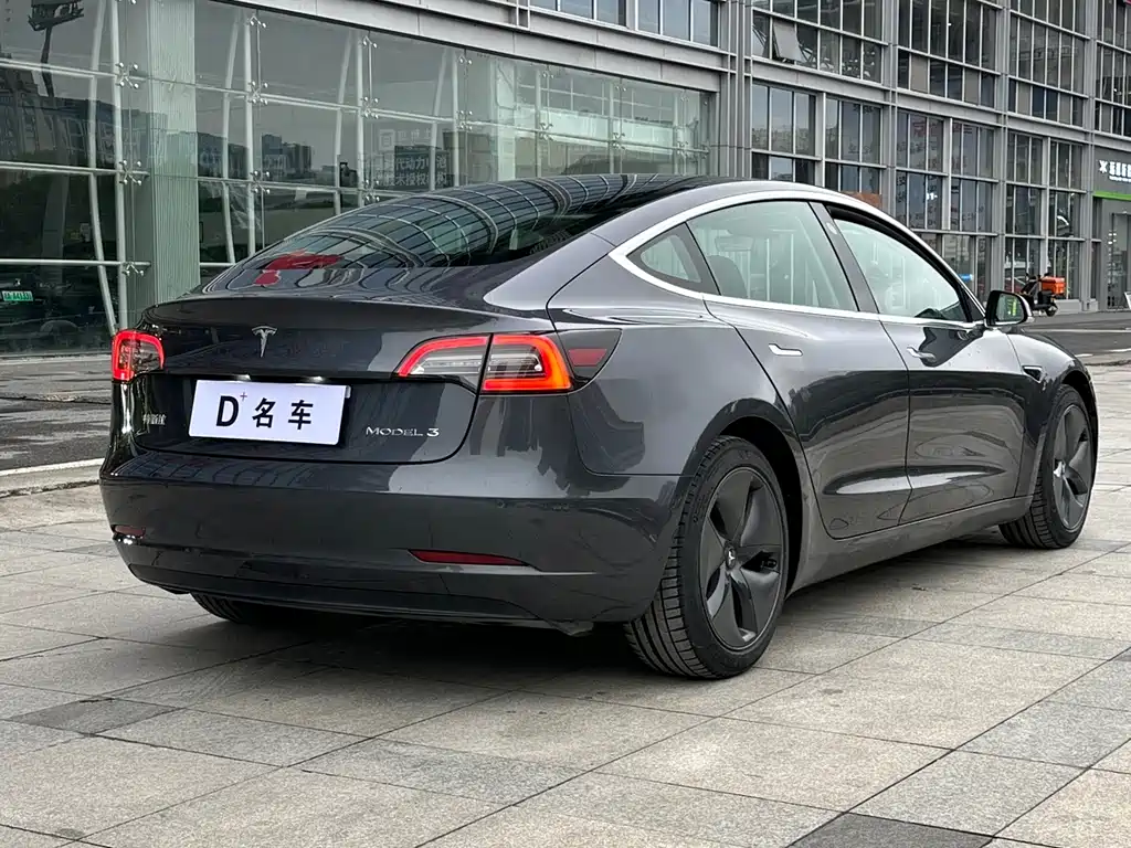 Tesla Model 3 — миниатюра 13