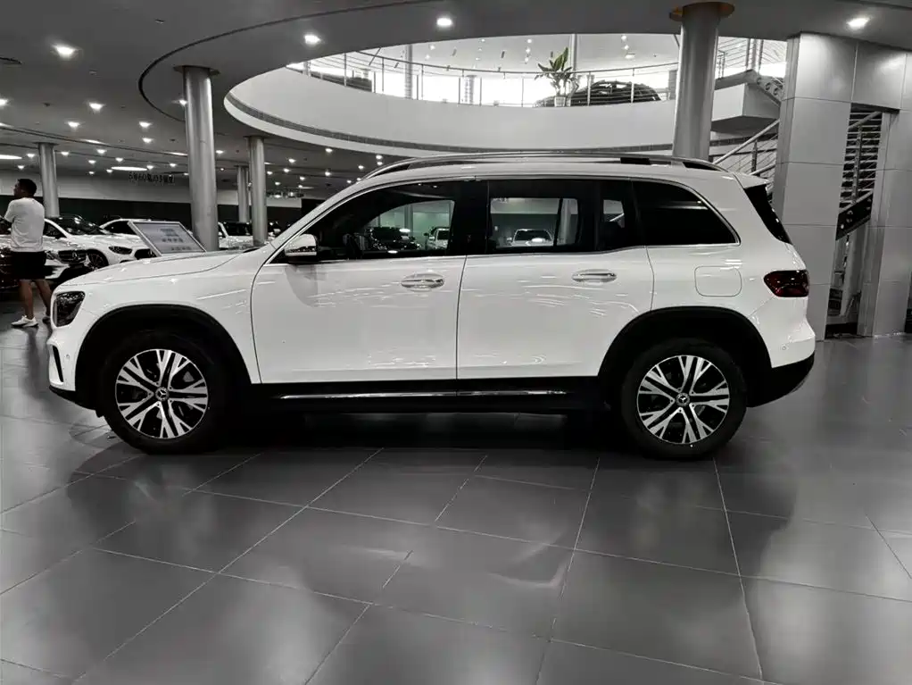 Mercedes-Benz GLB — миниатюра 2