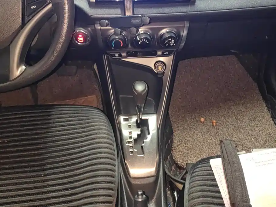 Toyota Yaris L — миниатюра 16