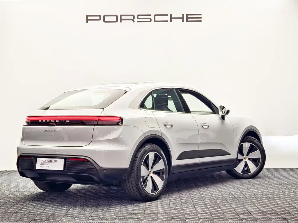Porsche Macan 2024 Macan 4