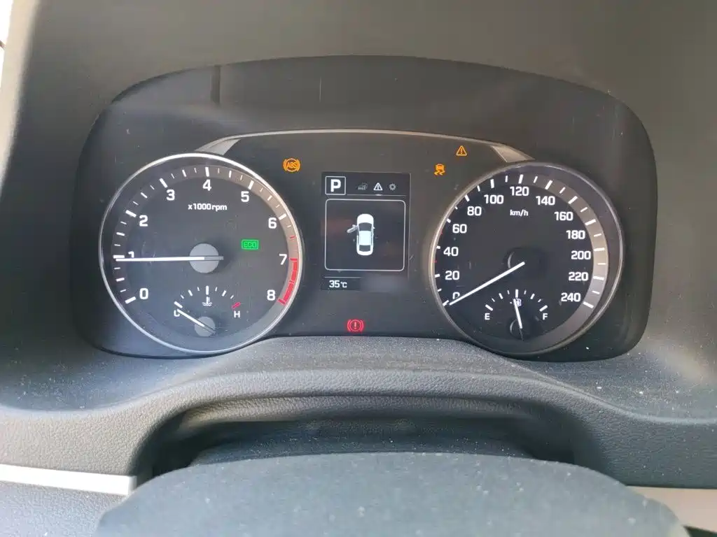 Hyundai Elantra — миниатюра 4