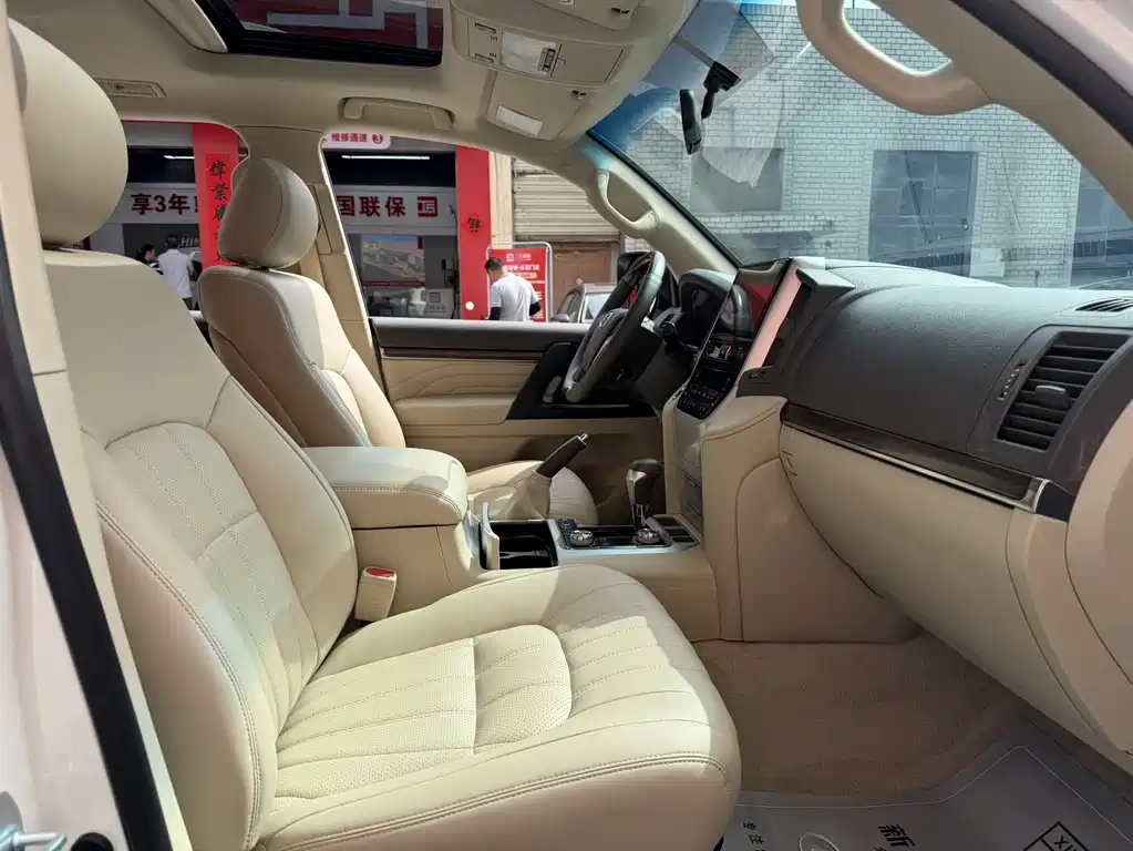 Toyota Land Cruiser 2019 4.0L GX-R