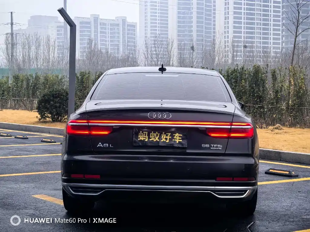 AUDI A8