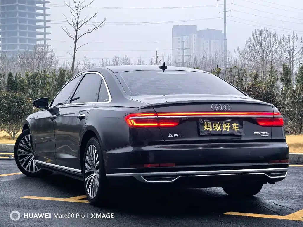AUDI A8