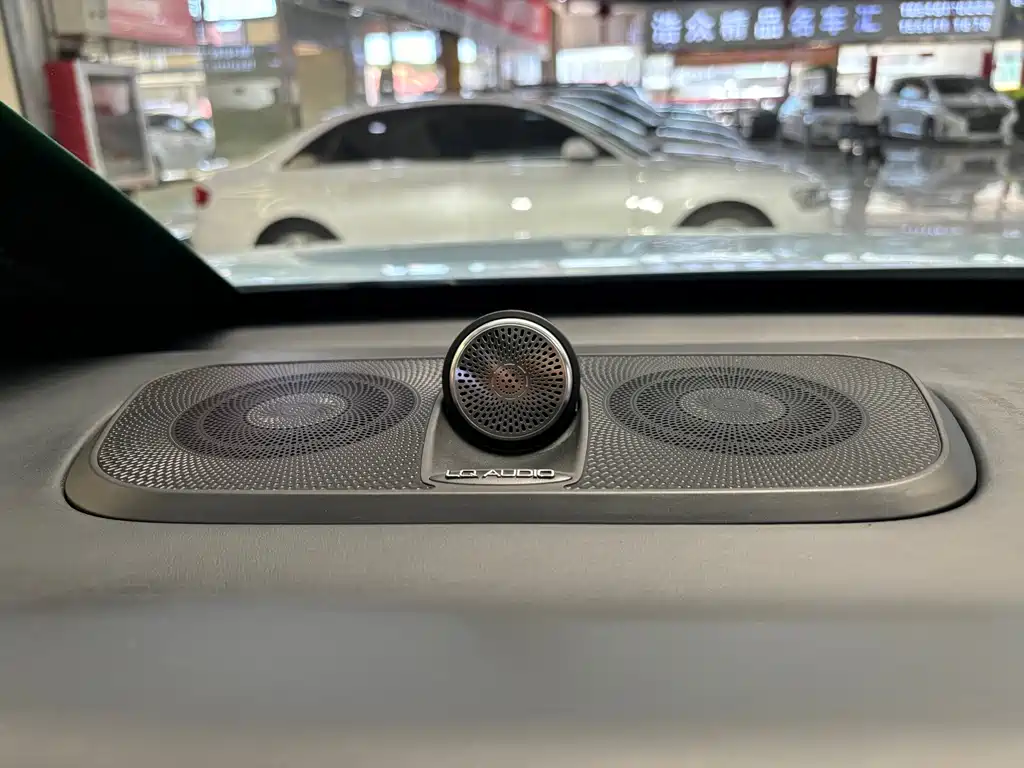 Li Auto Li ONE — миниатюра 8