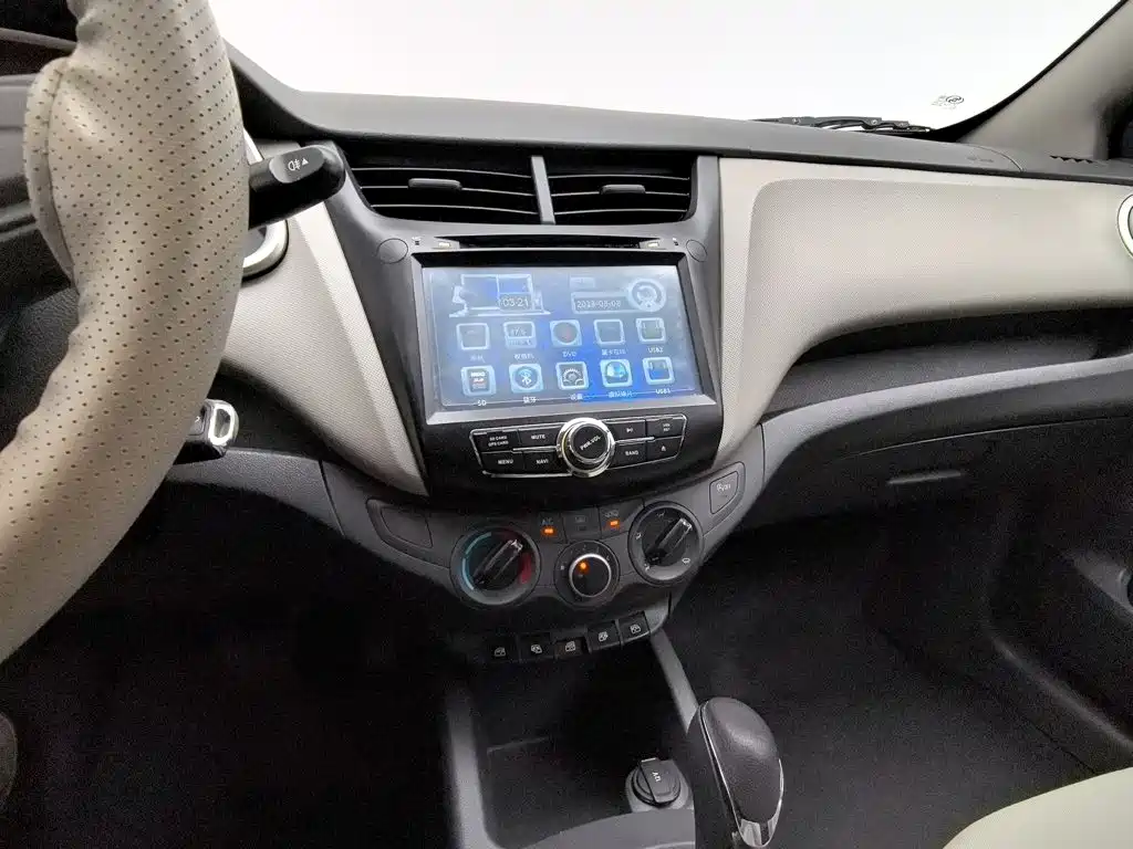 Chevrolet Sail — миниатюра 12