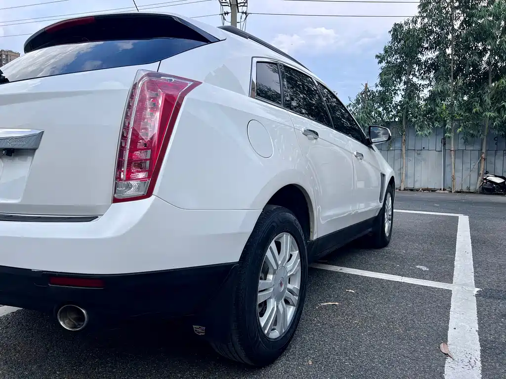 Cadillac SRX — миниатюра 8