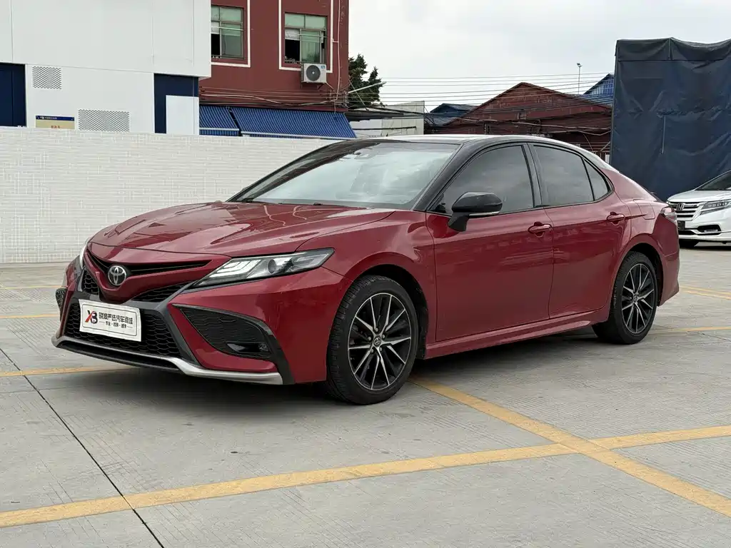 Toyota Camry 2021