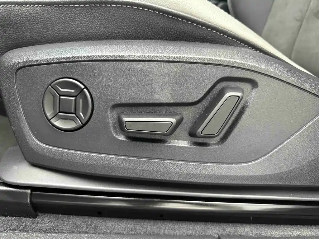 Audi Q3 — миниатюра 11
