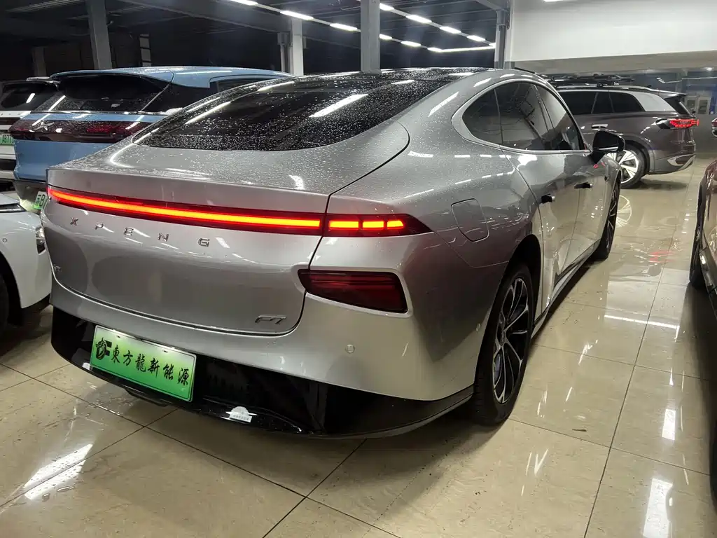 XPeng P7 — миниатюра 8